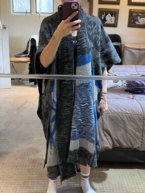 Casmari Cashmere Over Shoulder Hand Loomed Shawl.